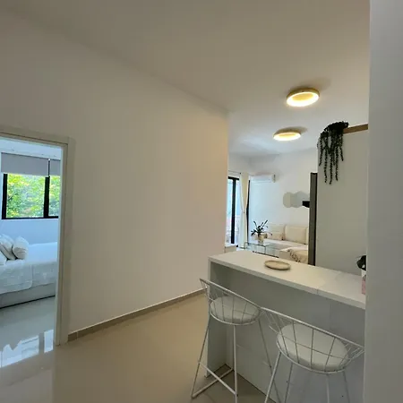 شقة Cozy And Modern Centre ساراندا