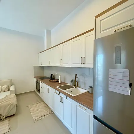 شقة Cozy And Modern Centre ساراندا