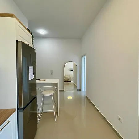 شقة Cozy And Modern Centre